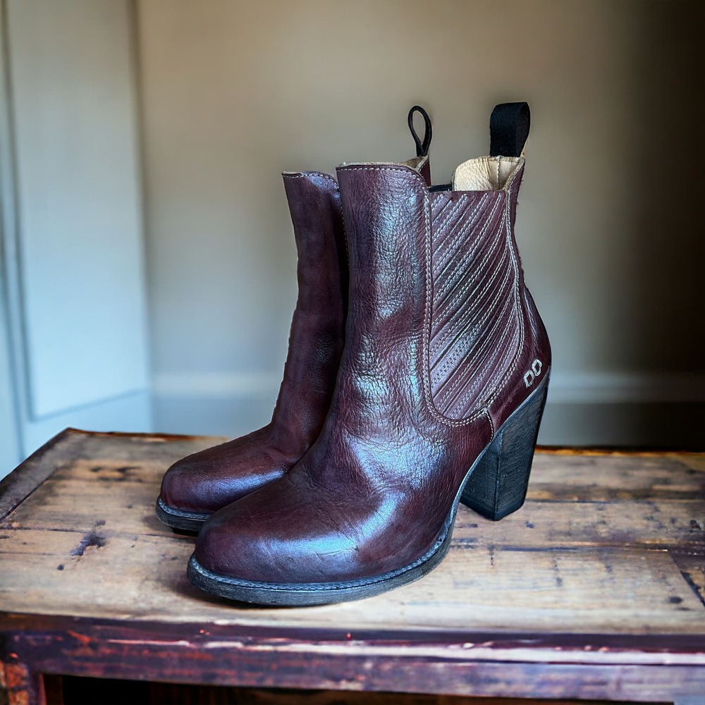 BED STU INSIGHT Distressed Leather Cobbler Stacked Heel Boots Women's Sz 9